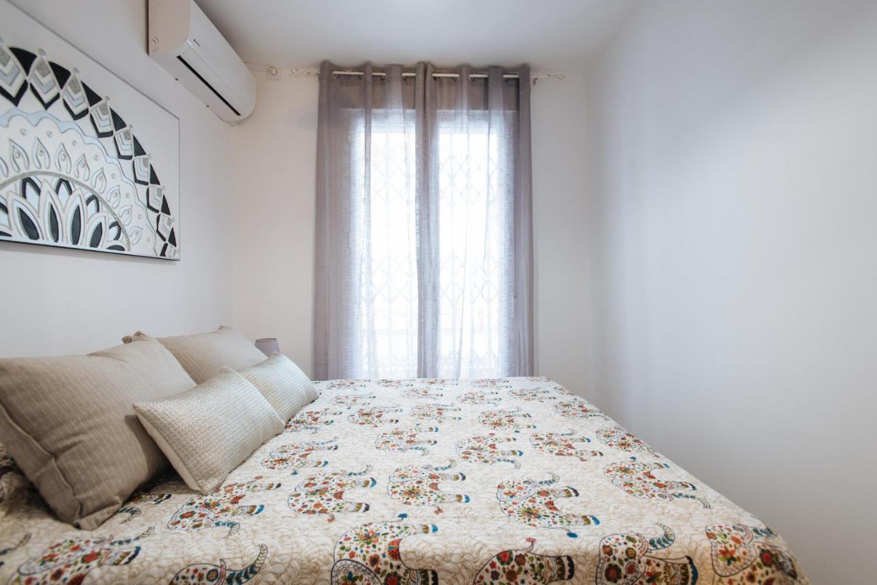El Apartamento Del Reloj De Sol Seville Exterior photo