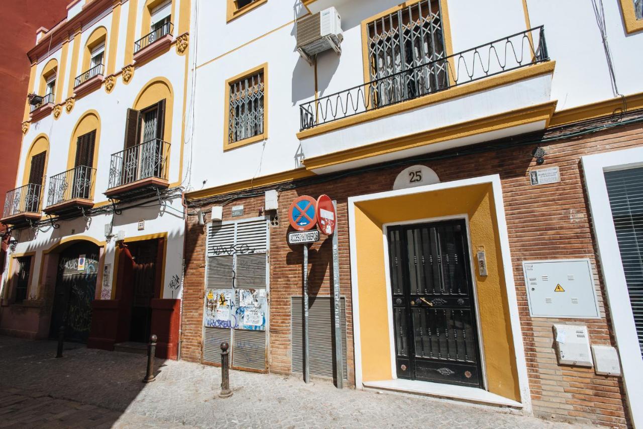 El Apartamento Del Reloj De Sol Seville Exterior photo