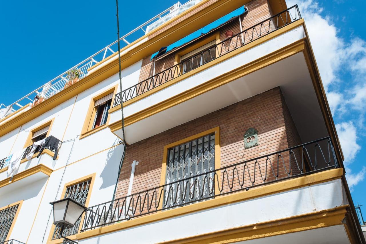 El Apartamento Del Reloj De Sol Seville Exterior photo