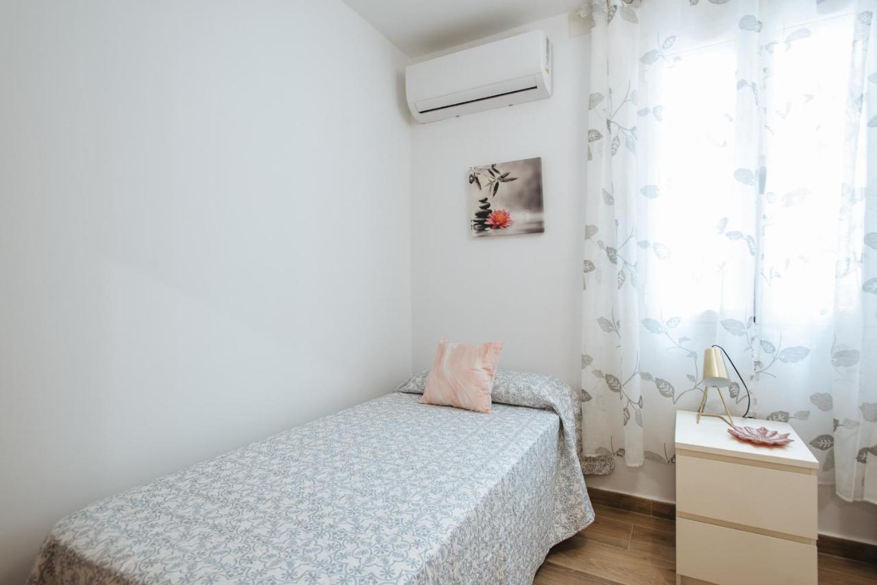 El Apartamento Del Reloj De Sol Seville Exterior photo
